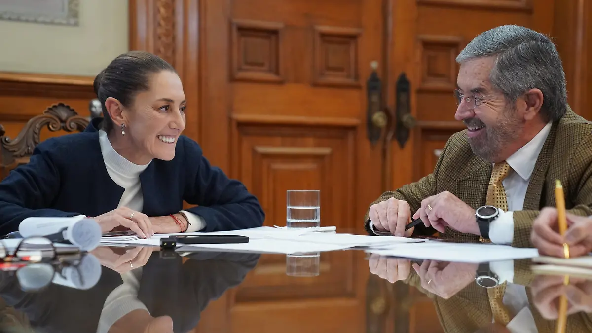 Claudia Sheinbaum habla por teléfono con Donald Trump